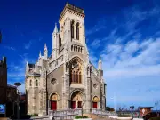Biarritz : Fermeture de l'église Sainte-Eugénie pour sécurité, un lieu culturel emblématique