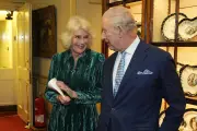 Camilla intègre le Garrick Club, bastion masculin, pour promouvoir la lecture