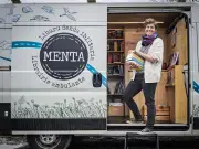 Charlotte Rousseau lance une librairie ambulante pour desservir les villages du Pays basque intérieur