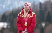 Cortina 2026 : l'hymne russe retentit après le sacre de Varvara Voronchikhina