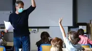 Covid-19 : baisse des fermetures de classes à 2 274 en période de vacances scolaires