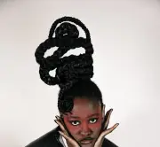 De la Comédie-Française à la scène musicale : le parcours de Claïna Clavaron