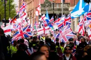 Des dizaines de milliers de manifestants défilent à Londres contre la montée de l'extrême droite