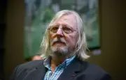 Didier Raoult : les théories controversées du professeur dans son nouvel ouvrage