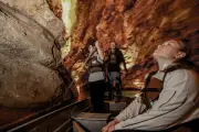 Formation des guides bateliers au gouffre de Padirac : immersion à 103 mètres sous terre