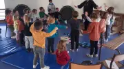 Goupil Connexion initie des enfants à la vie des oiseaux dans une école de l'Hérault
