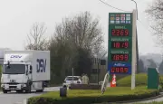 Hausse des carburants : l'Europe agit, la France refuse la baisse de taxes