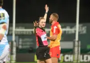 Hollie Davidson, l'arbitre écossaise qui brise les plafonds de verre du rugby