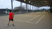 Inauguration d'une halle multisports innovante à Bruges avec padel, tennis et pétanque