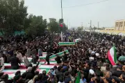 Iran : les funérailles des victimes de Minab révèlent l'ampleur du drame