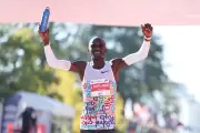 Jacob Kiplimo pulvérise le record du monde du semi-marathon à Lisbonne