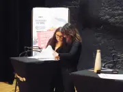 Judith Henry anime un atelier de diction pour 60 lycéens avant l'oral du bac de français