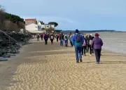La Tremblade célèbre les droits des femmes par une randonnée à Ronce-les-Bains