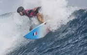 La World Surf League crée une wildcard maternité, Johanne Defay première bénéficiaire