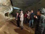 Lancement des Éductours 2026 à l'abri préhistorique du Cap-Blanc en Dordogne