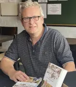 L'écrivain landais en dédicace pour son roman « Enfoiré ! » sur Coluche