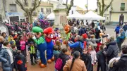 Le carnaval de Vias enchante les enfants malgré la pluie persistante