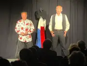 Le duo comique des Vils Navets enchante Créon avec son humour mordant
