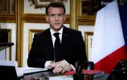 Le message caché de Macron : Neruda sur son bureau lors de son allocution