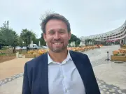 Le portrait intime du candidat RN de Royan : surf, Gaulle et huîtres