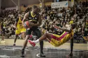 Le Stade Rochelais Basket impressionne à l'extérieur face à Champagne Basket
