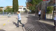 Le Tour des stades fait découvrir tennis et handball aux enfants de la Vallée de l'Hérault