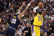 LeBron James bat un nouveau record historique de paniers en NBA
