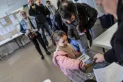 Élections à Pau : affluence croissante et candidats au rendez-vous des urnes