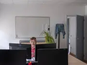 Les employés bancaires inquiets face à l'IA : deux tiers craignent pour leur poste