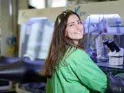 Marie Perrin révolutionne le recyclage des terres rares avec une découverte majeure