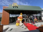 McDonald's ouvre à Neuvic-sur-l'Isle : tapis rouge et 30 emplois créés