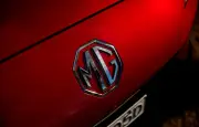 MG lance la première voiture électrique à batterie semi-solide en Europe