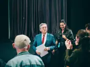 Mélenchon compare les journalistes de Frontières à des 