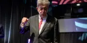 Mélenchon présente ses excuses après avoir déformé des noms, dont celui de Glucksmann