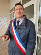 Mobilisation à Bias pour sauver une classe de maternelle menacée de fermeture