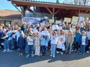 Mobilisation à Château-l'Évêque contre la suppression d'une classe à l'école