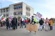 Mobilisation à Mont-de-Marsan contre la suppression de postes dans l'Éducation nationale