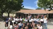 Montpeyroux : les CM2 célèbrent leur passage au collège avec des cadeaux et un diplôme