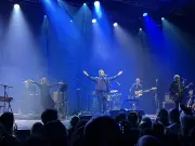 Neil Hannon, l'éternel jeune homme du rock baroque, enchante Cenon