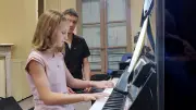 Noëmie, 9 ans, remporte un prestigieux concours international de piano