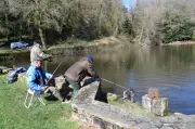 Ouverture de la pêche à la truite à La Coquille : une trentaine de passionnés à l'étang de la Barde