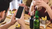 Phubbing : comment l'addiction au smartphone détruit nos relations sociales