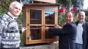 Saint-Georges-d'Orques installe deux nouvelles boîtes à livres avec espaces détente