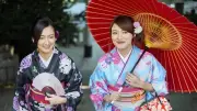 Sète célèbre le Japon : exposition de celluloïds et défilé de kimonos à la médiathèque