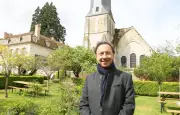 Stéphane Bern réélu conseiller municipal de Thiron-Gardais dès le premier tour