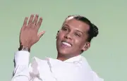 Stromae multiplie les signaux d'un retour avec une reprise japonaise sur Instagram