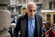 Tariq Ramadan absent à son procès mais très actif sur les réseaux sociaux