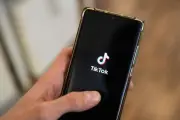 TikTok : le ministre de l'Éducation saisit le procureur pour provocation au suicide