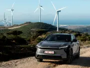 Toyota maintient sa foi dans l'hybride face à l'électrique jugée trop coûteuse