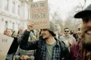 Un an après Stand Up for Science : défendre l'université et les sciences, piliers de la démocratie